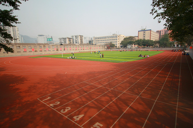 2020年重慶云陽鳳鳴中學(xué)報名條件、招生要求及招生對象