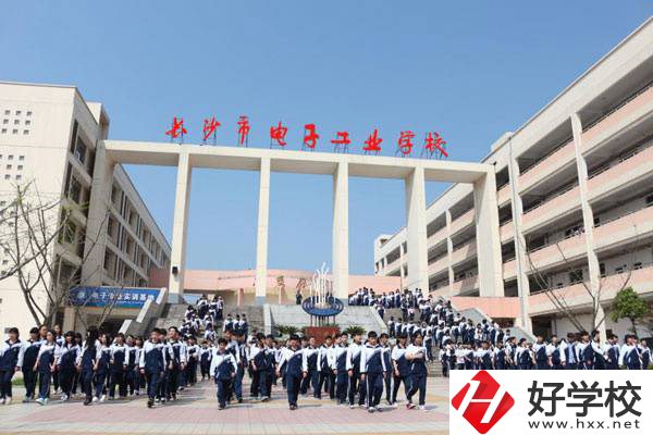 長沙市有哪些中專學(xué)校？它們學(xué)費貴不貴？