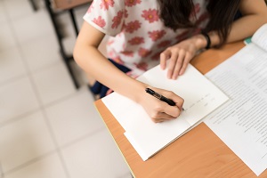 普通專升本考試的前景如何？值得報(bào)考嗎？專升本學(xué)歷有什么用？